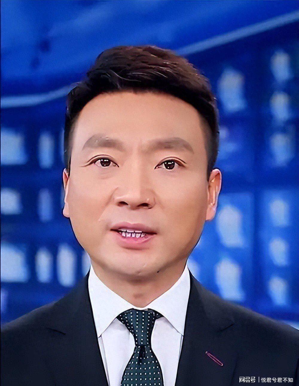 必发-“央视一哥”康辉：丁克一辈子，却在四十六岁的一通电话让他后悔
